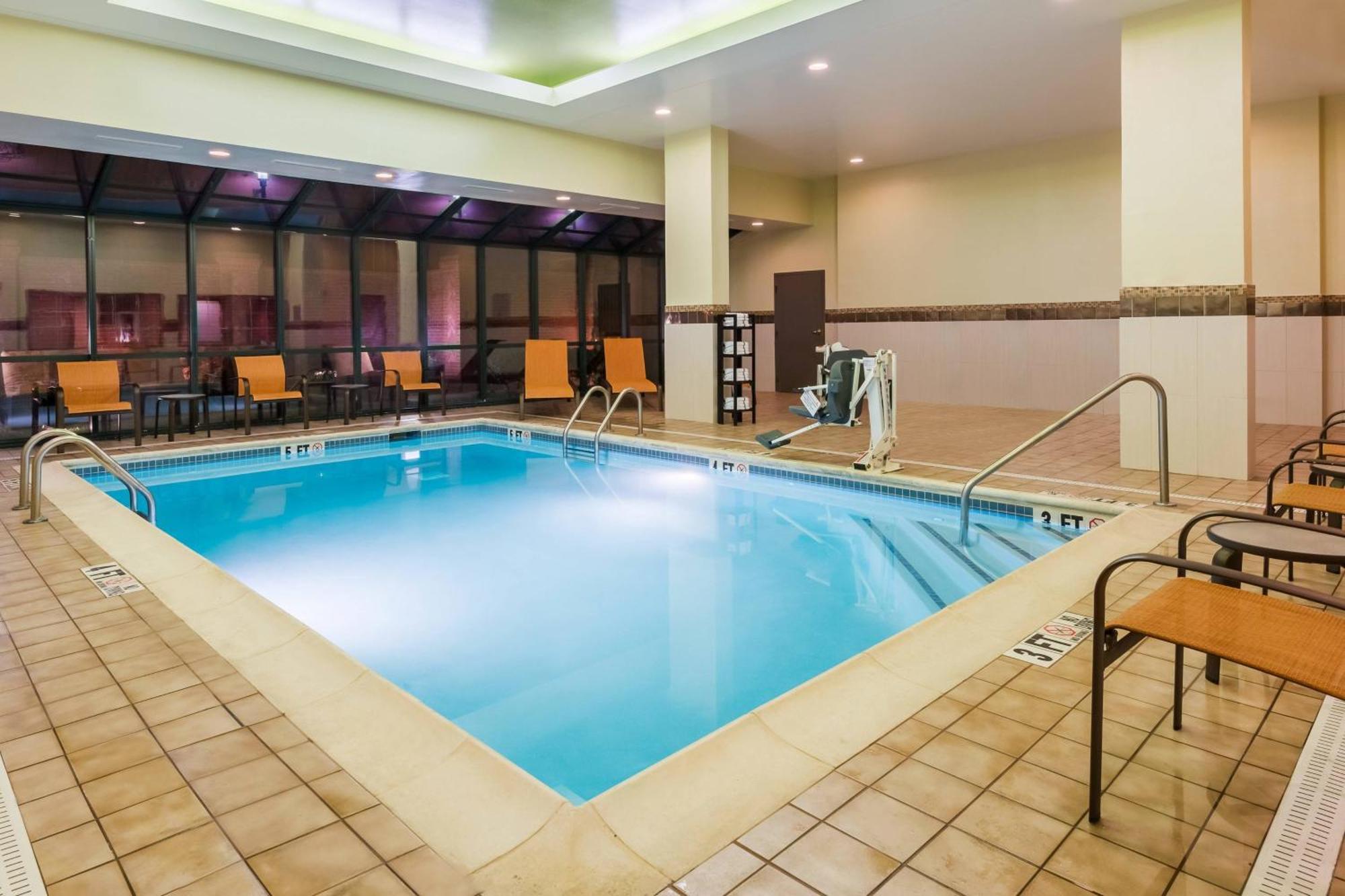 Courtyard By Marriott Chattanooga Downtown Kültér fotó